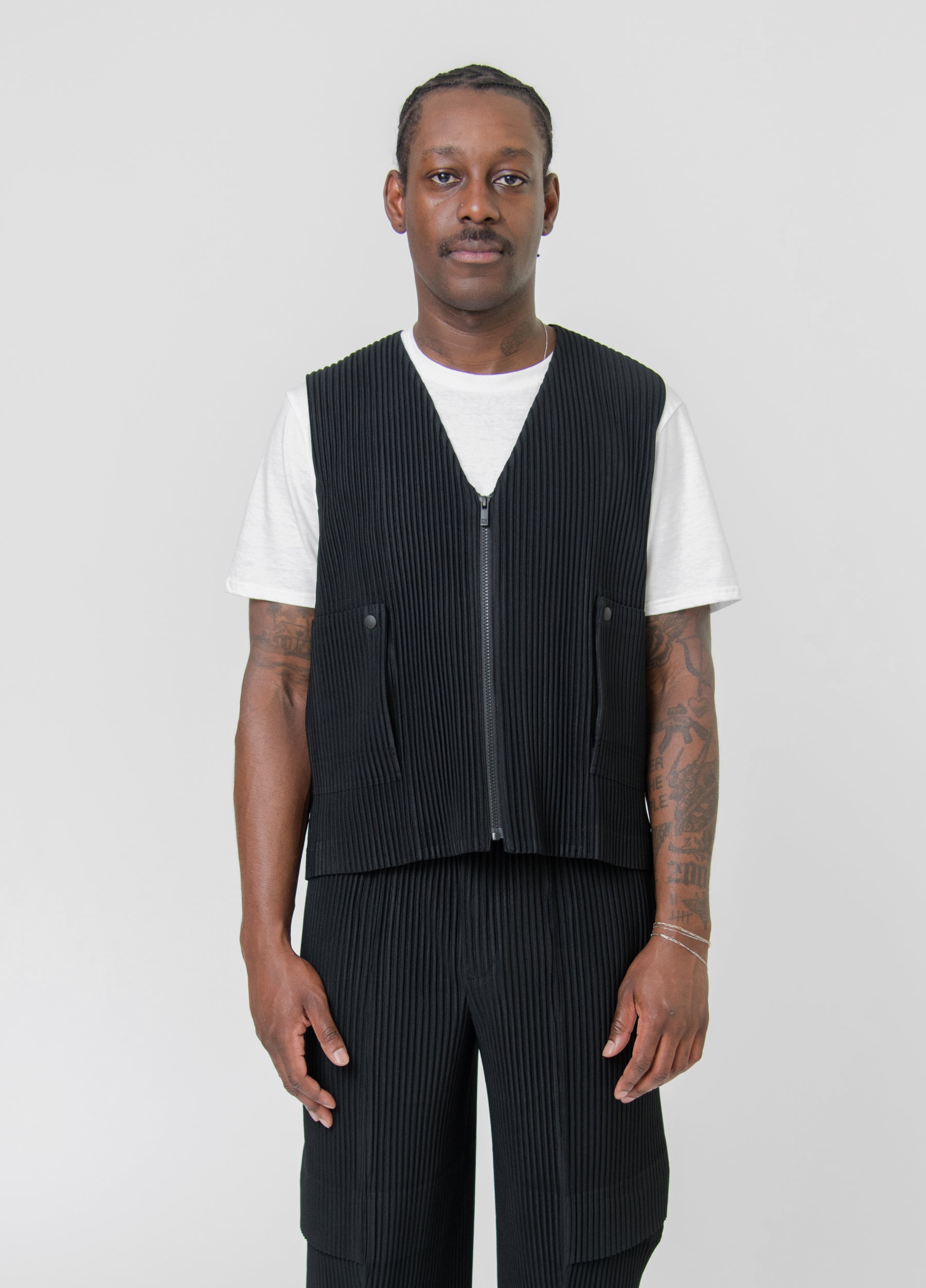 Flip Pleated Vest Black JE173-15