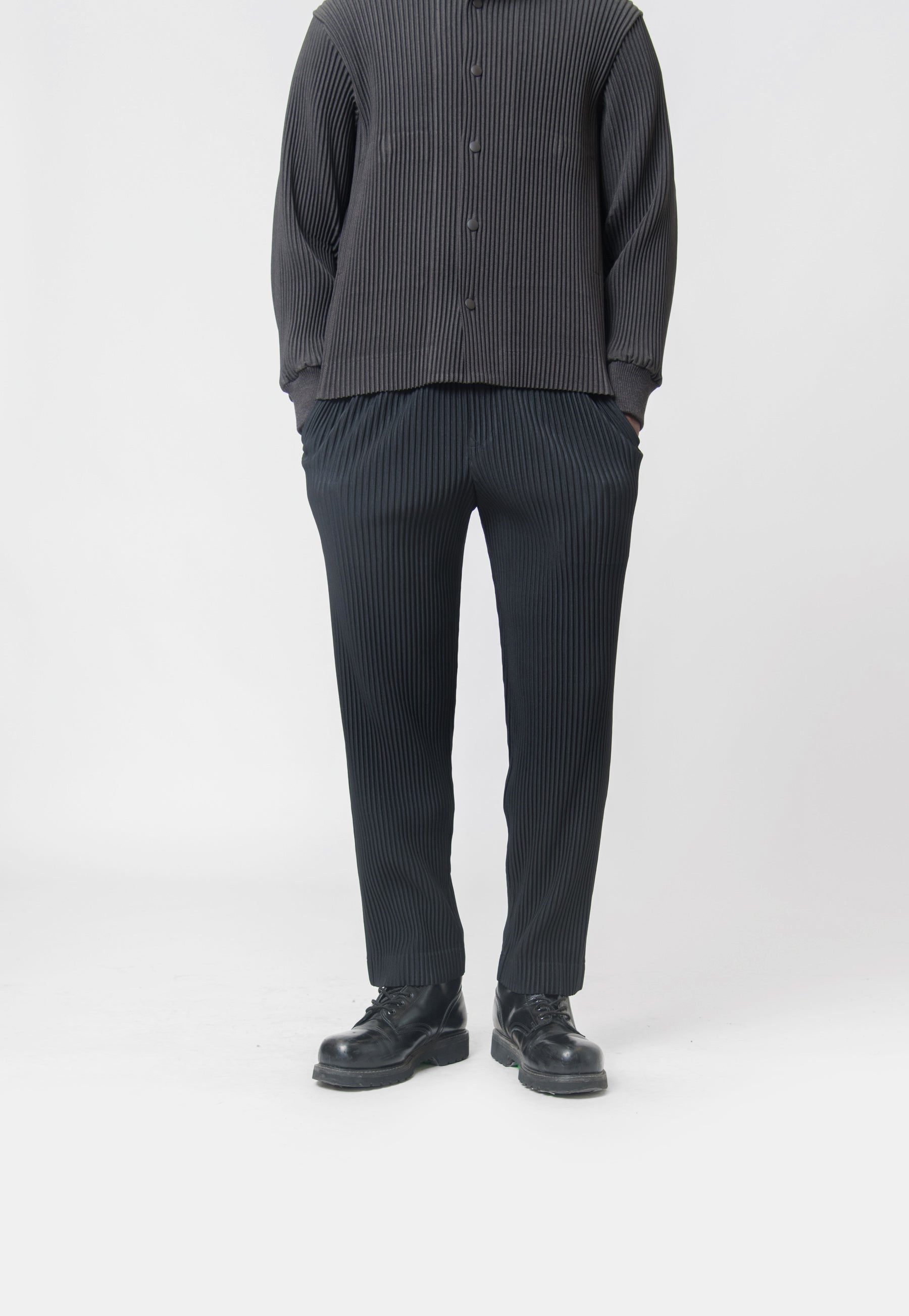 Basics Pleated Pant Black JF450-15