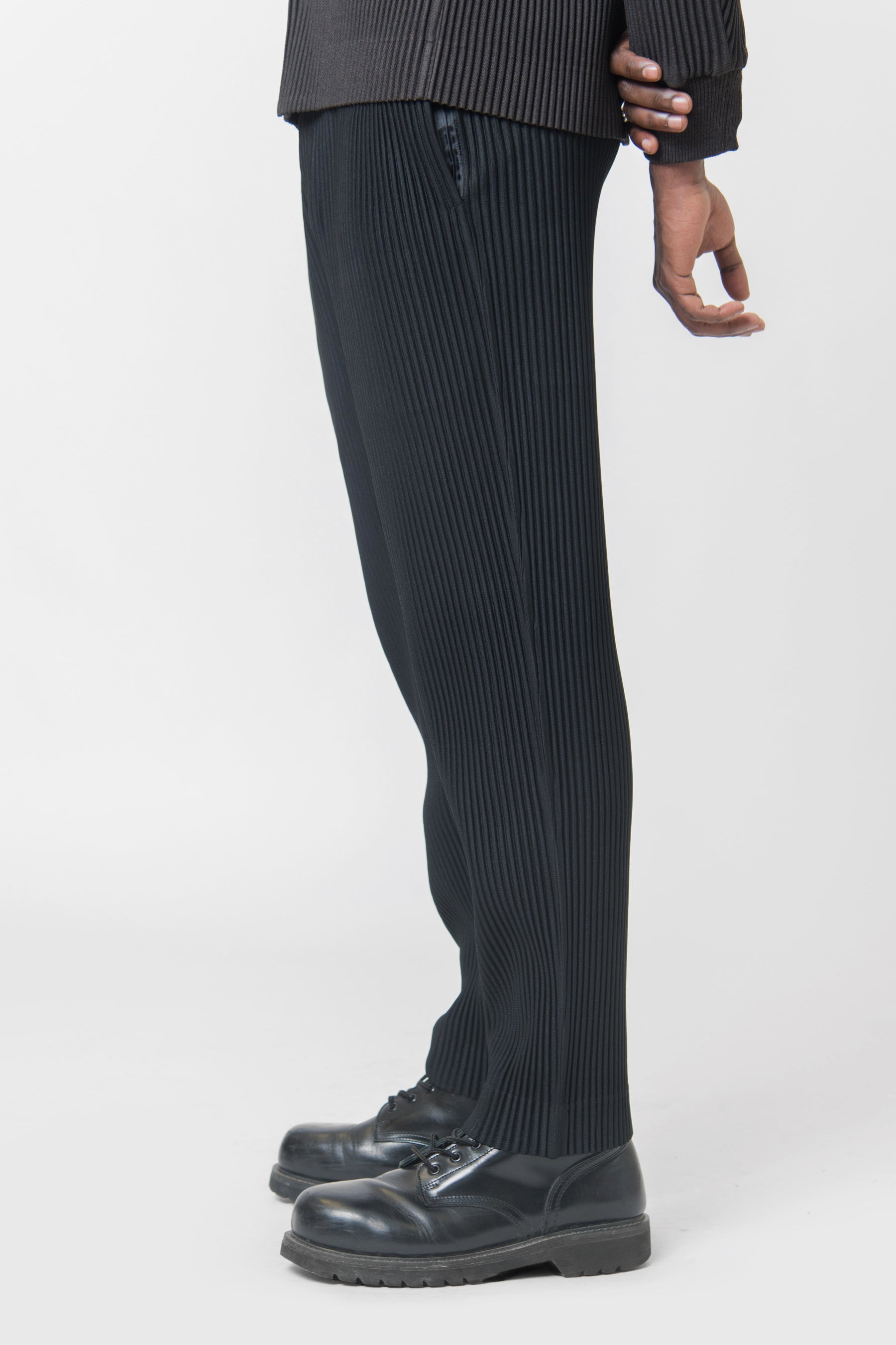 Basics Pleated Pant Black JF450-15