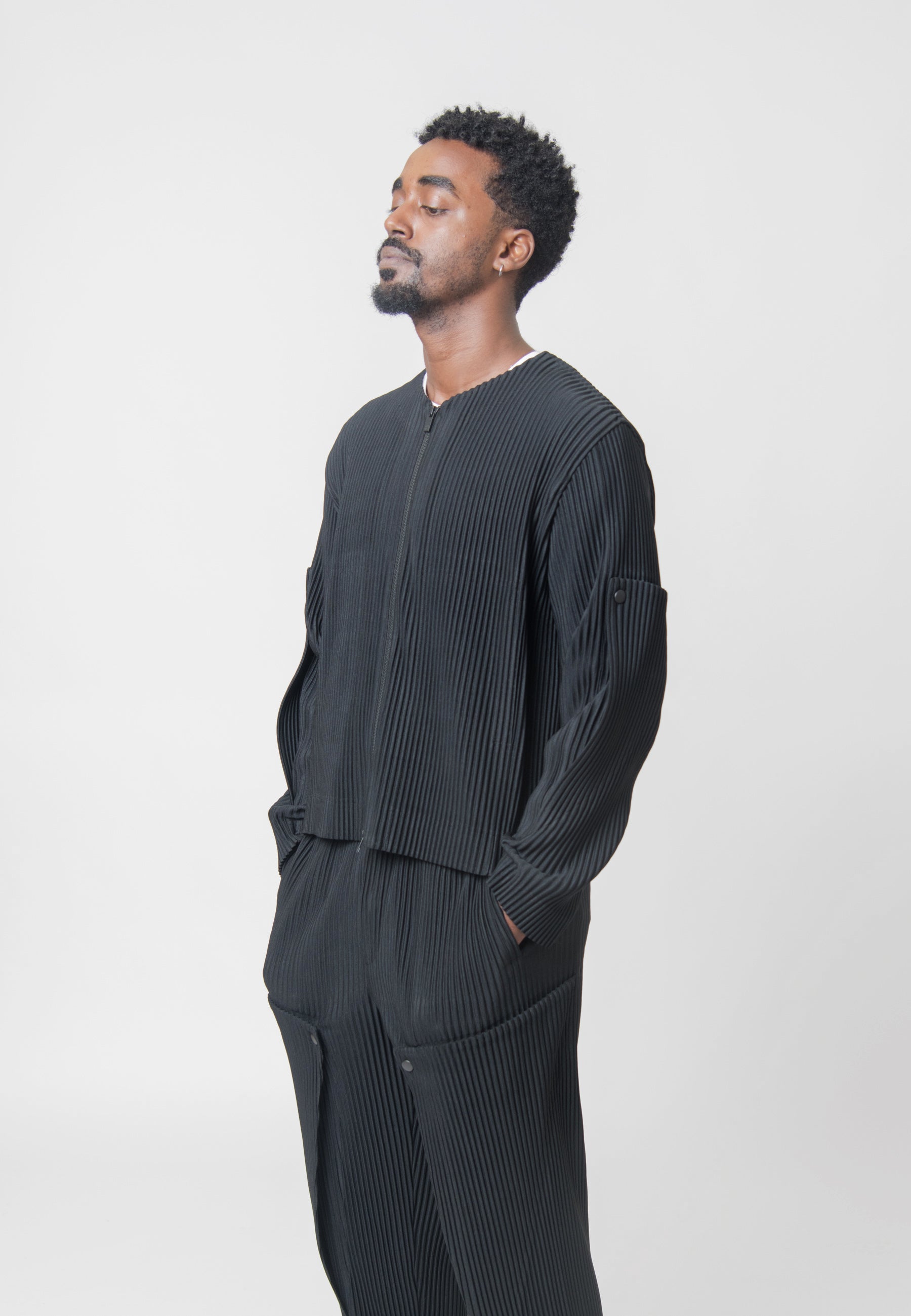 Unfold Pleated Blouson Black JC367-15