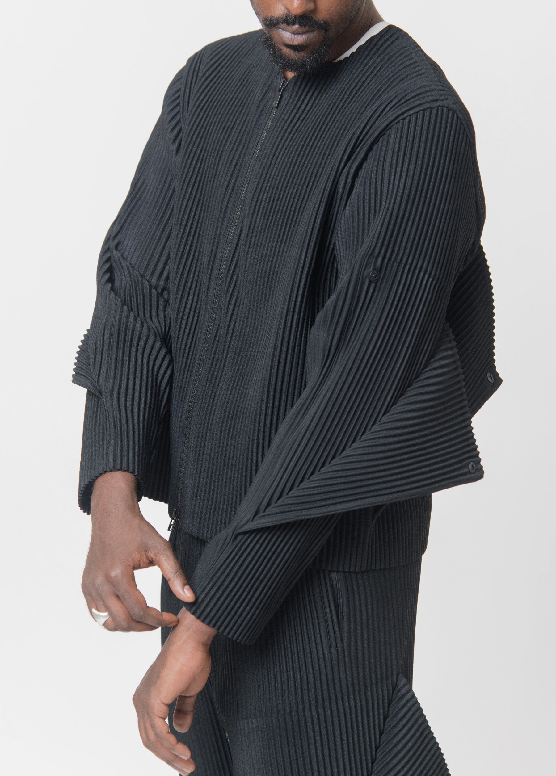 Unfold Pleated Blouson Black JC367-15