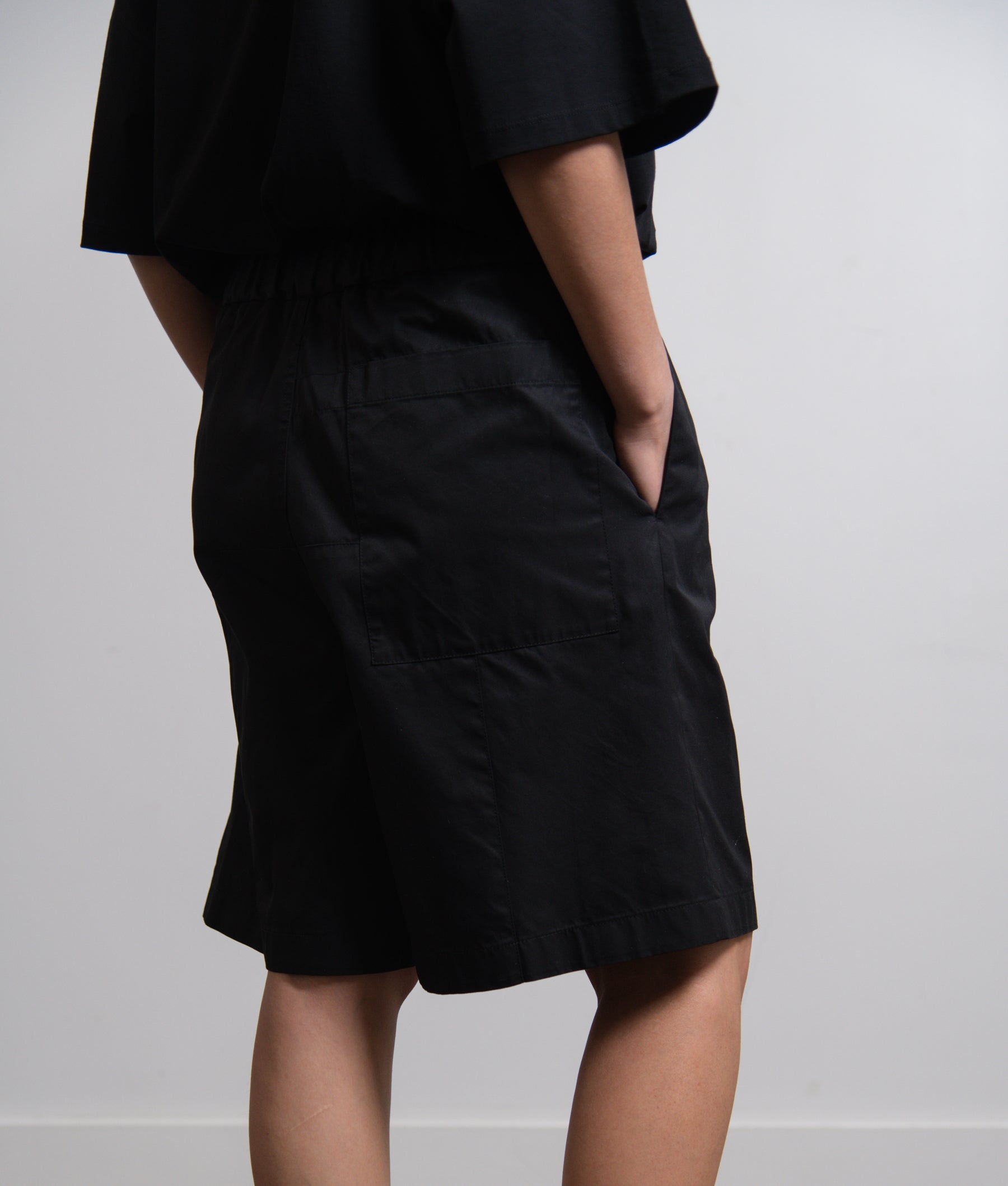 Tech Hand Gabardine Short Black