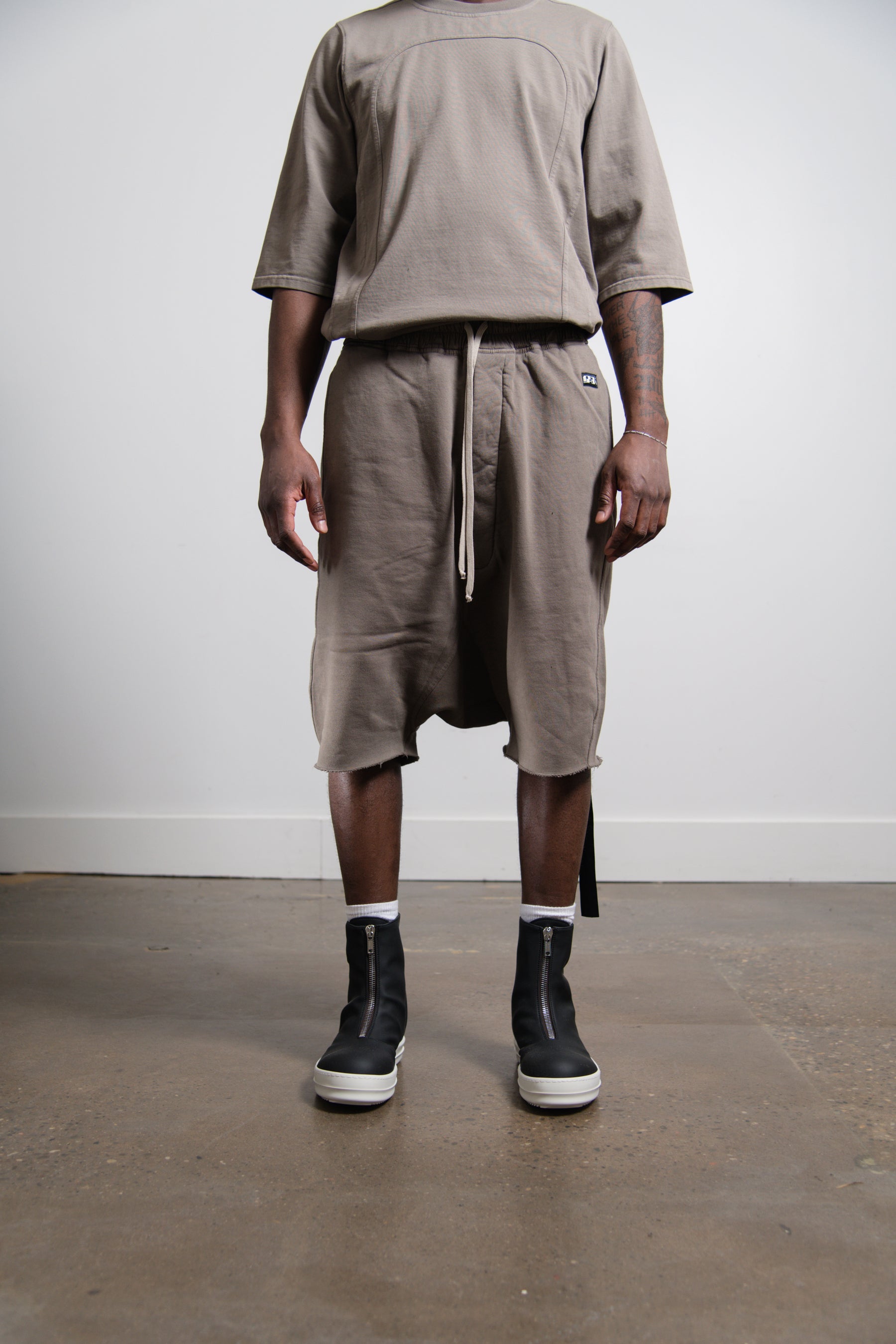 Drawstring Pod Short Dust