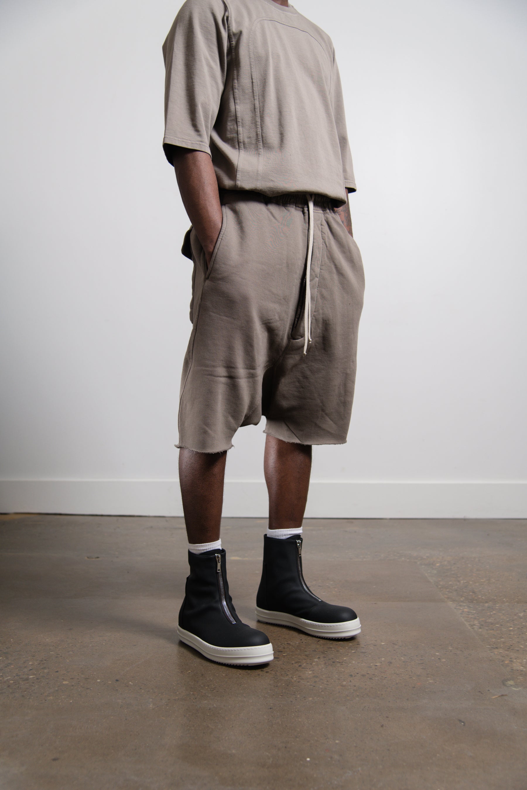 Drawstring Pod Short Dust