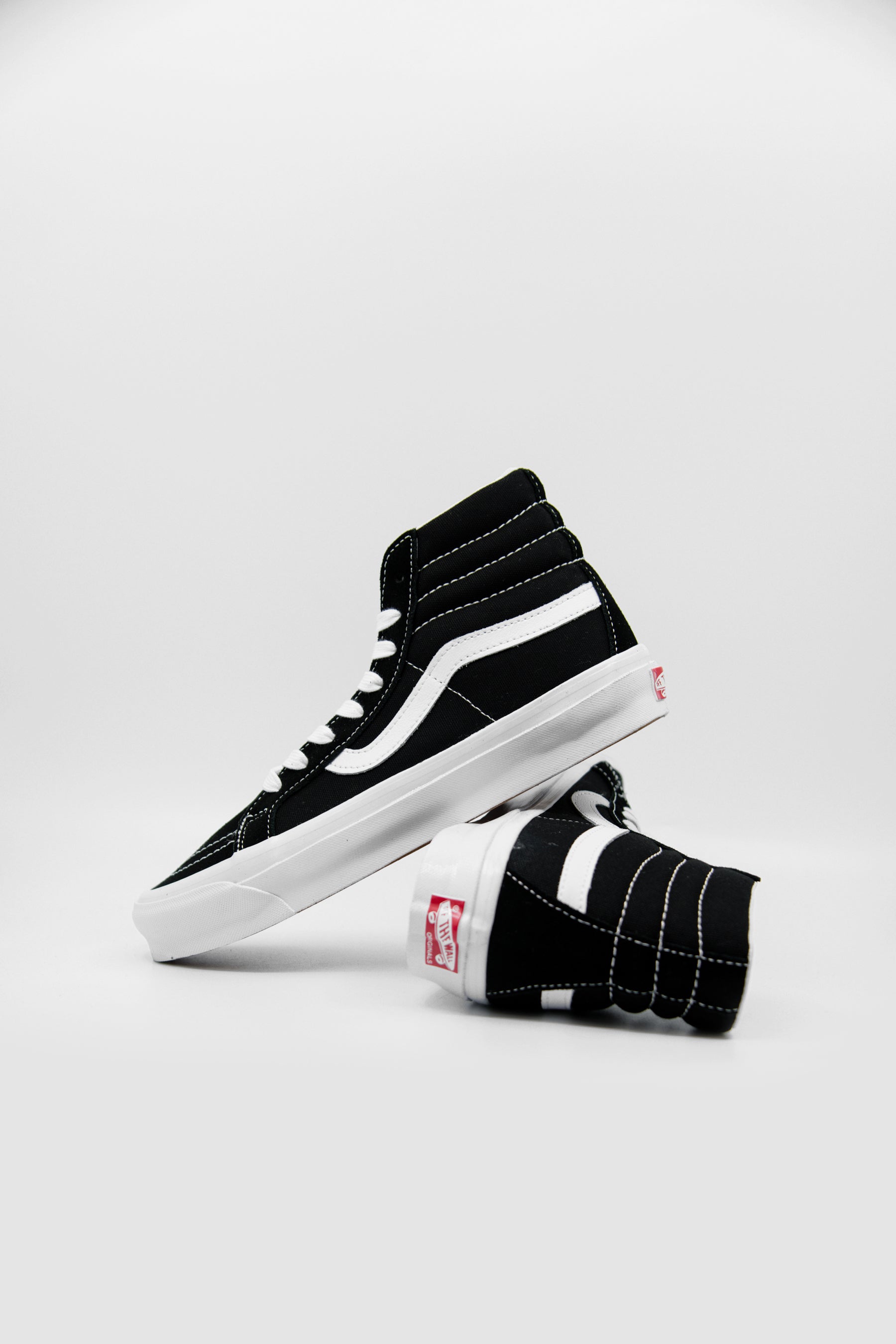 OG SK8-HI LX Black/White VN0A4BVBOIU