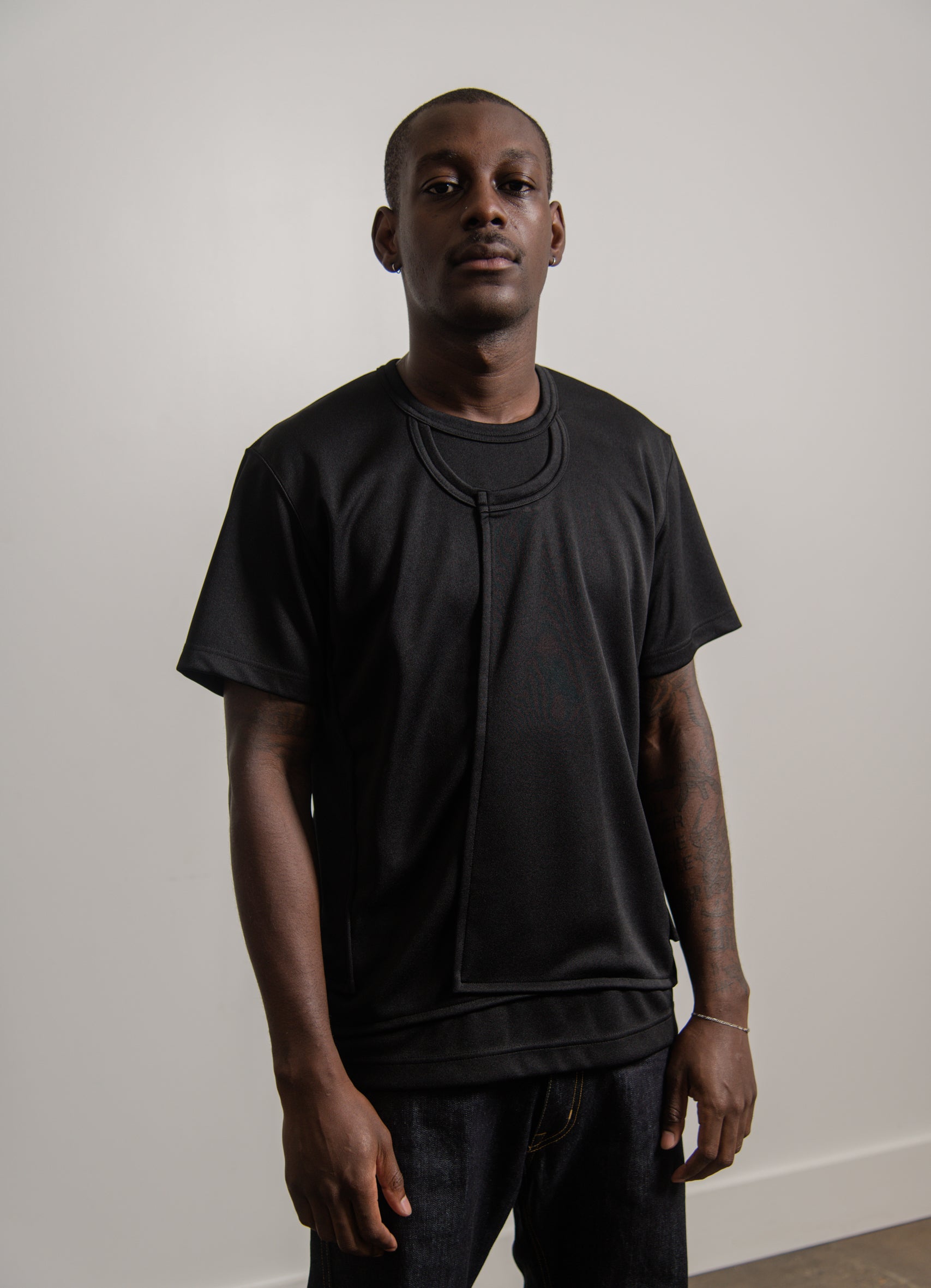 Panel Tee Black T046