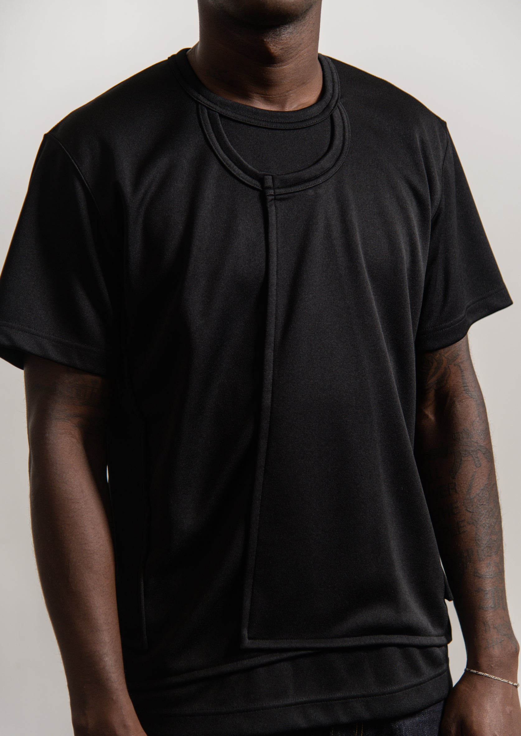 Panel Tee Black T046