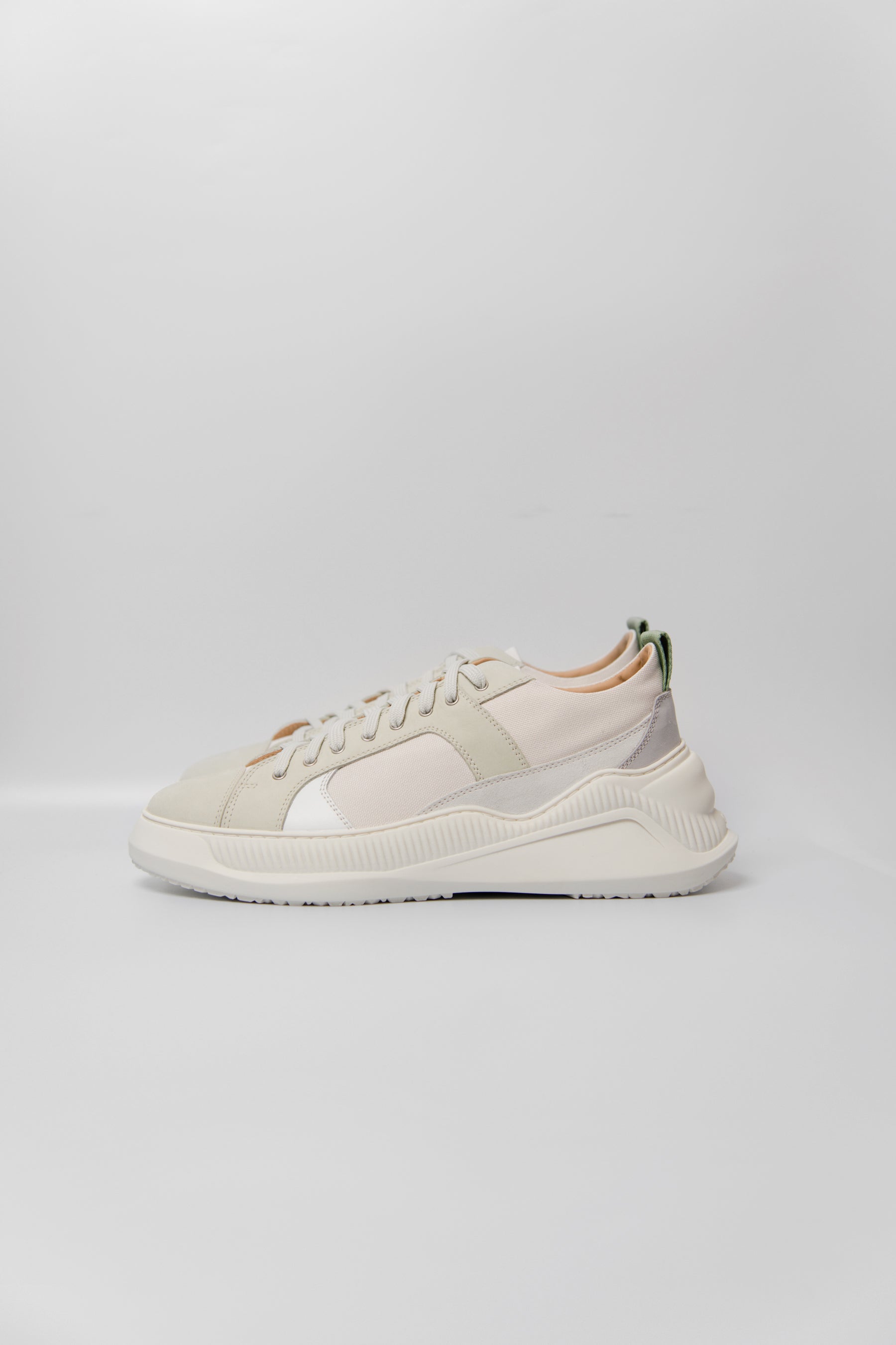 Free Solo Low Top Sneaker Grey/White