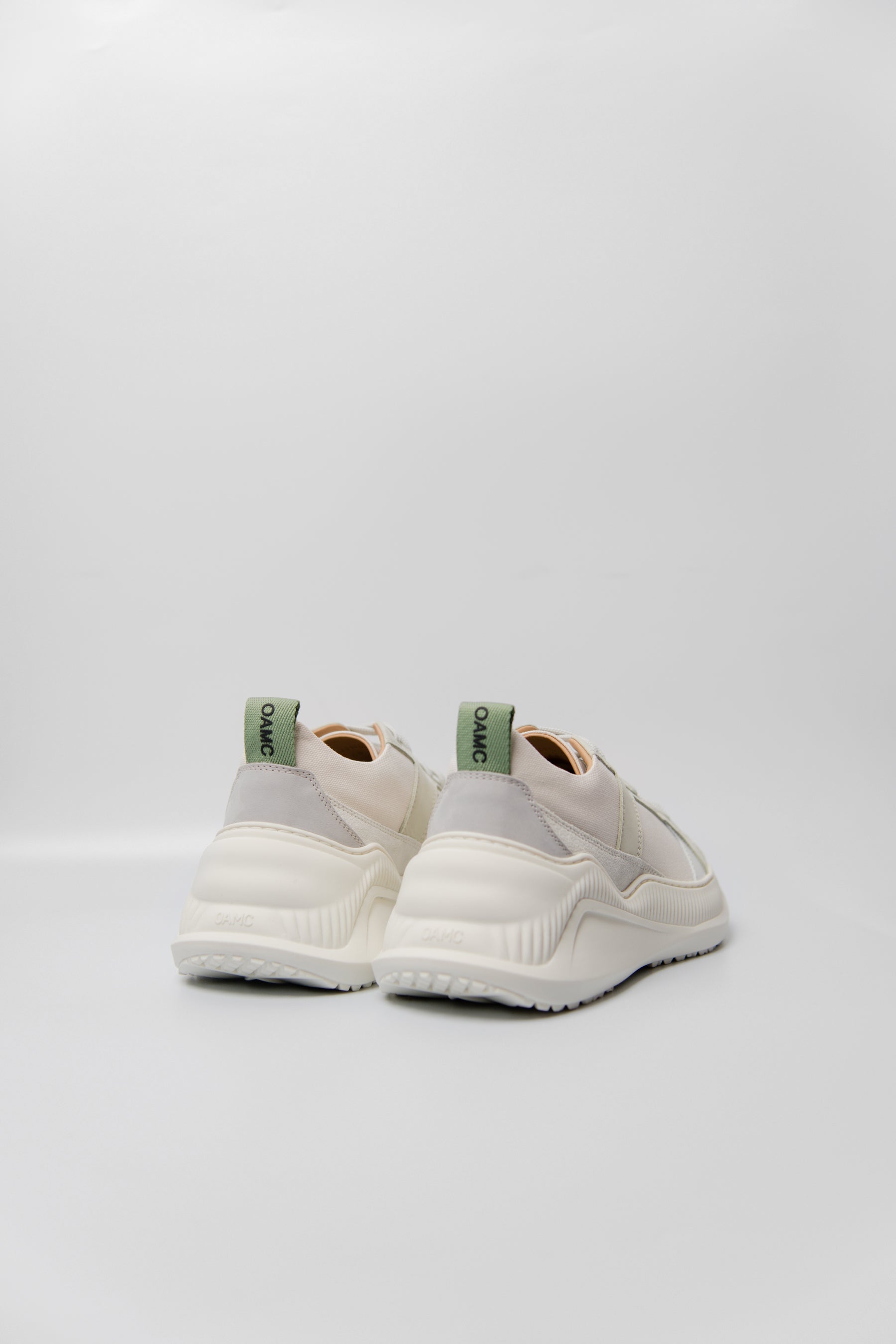 Free Solo Low Top Sneaker Grey/White