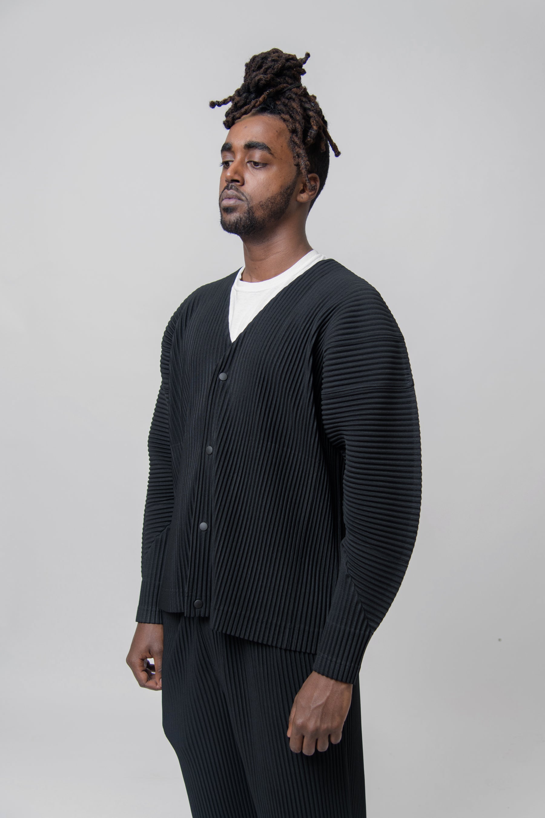 MC February Pleated Cardigan Black JL105-15