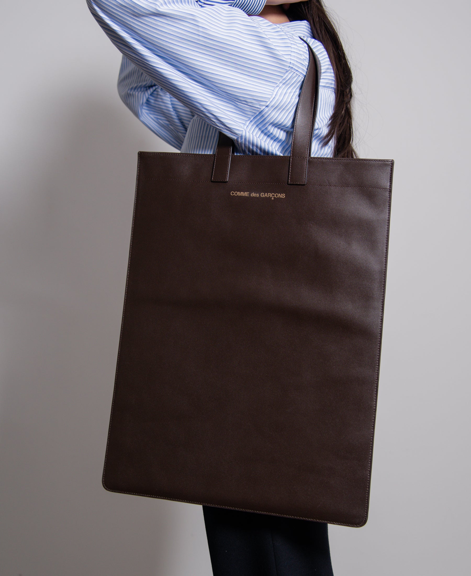 Classic Leather Tote Bag Brown – NOMAD - Main Image