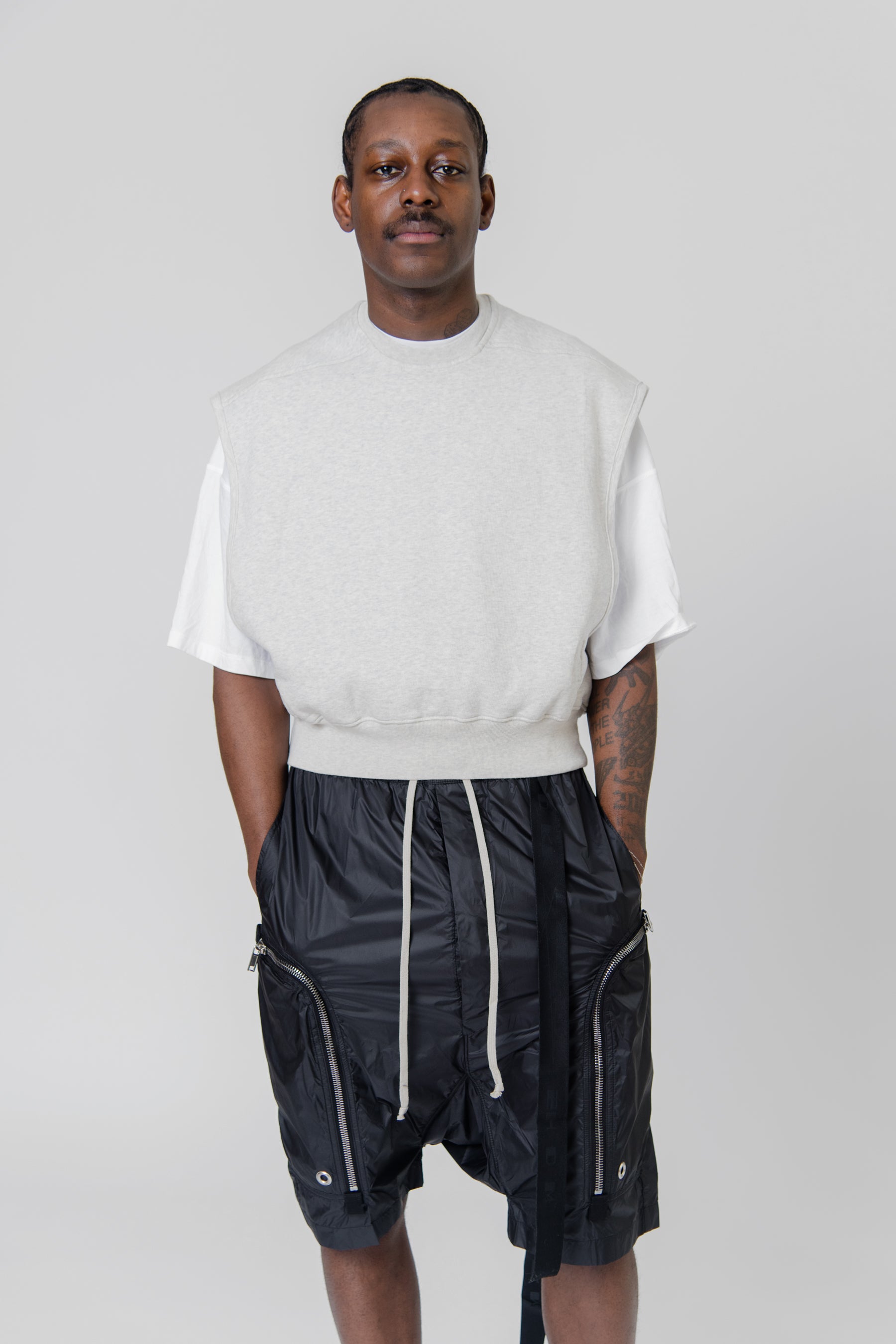 Bauhaus Pod Short Black DU01C6384-ND