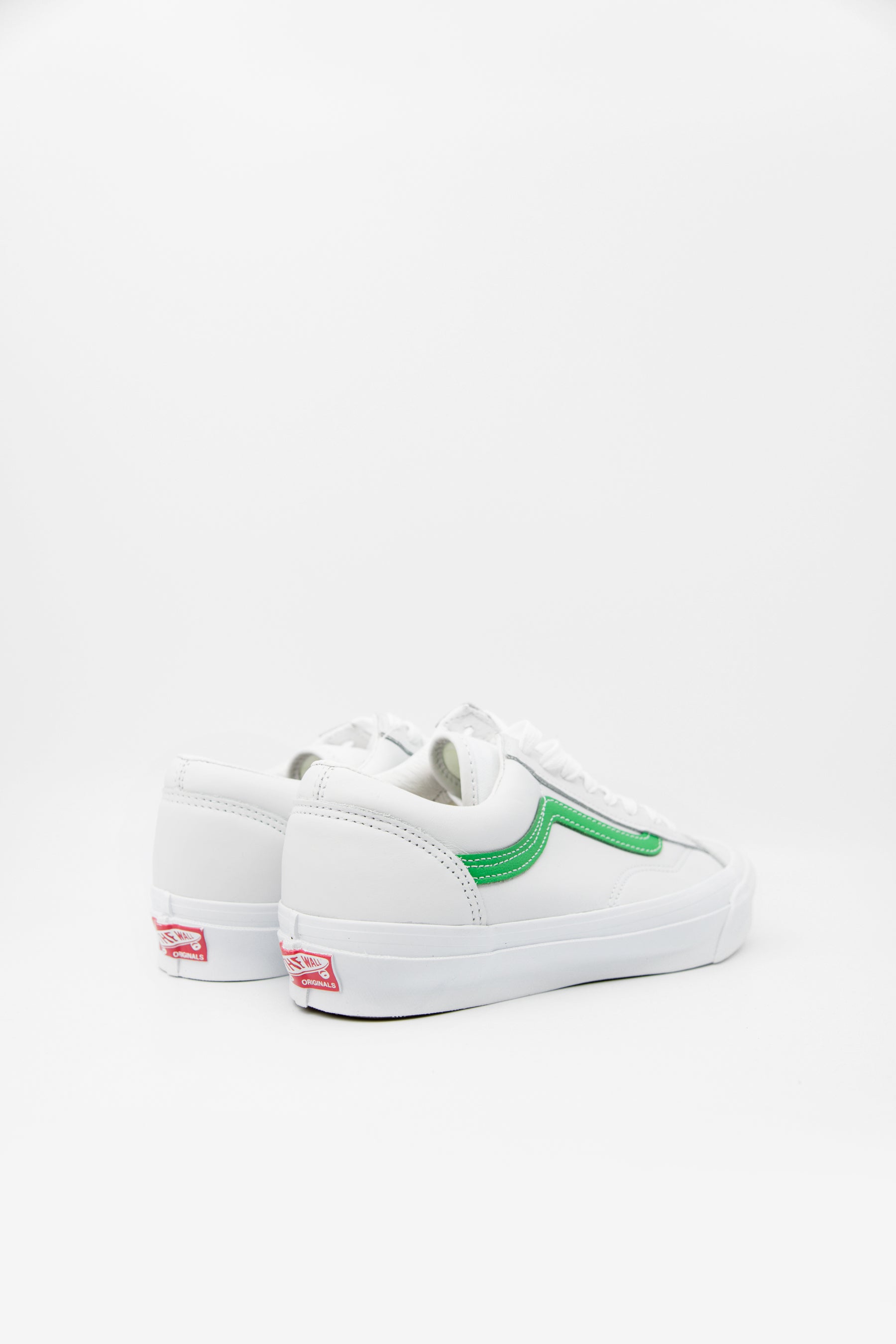 OG Style 36 LX Deep/True White 4BVE21C
