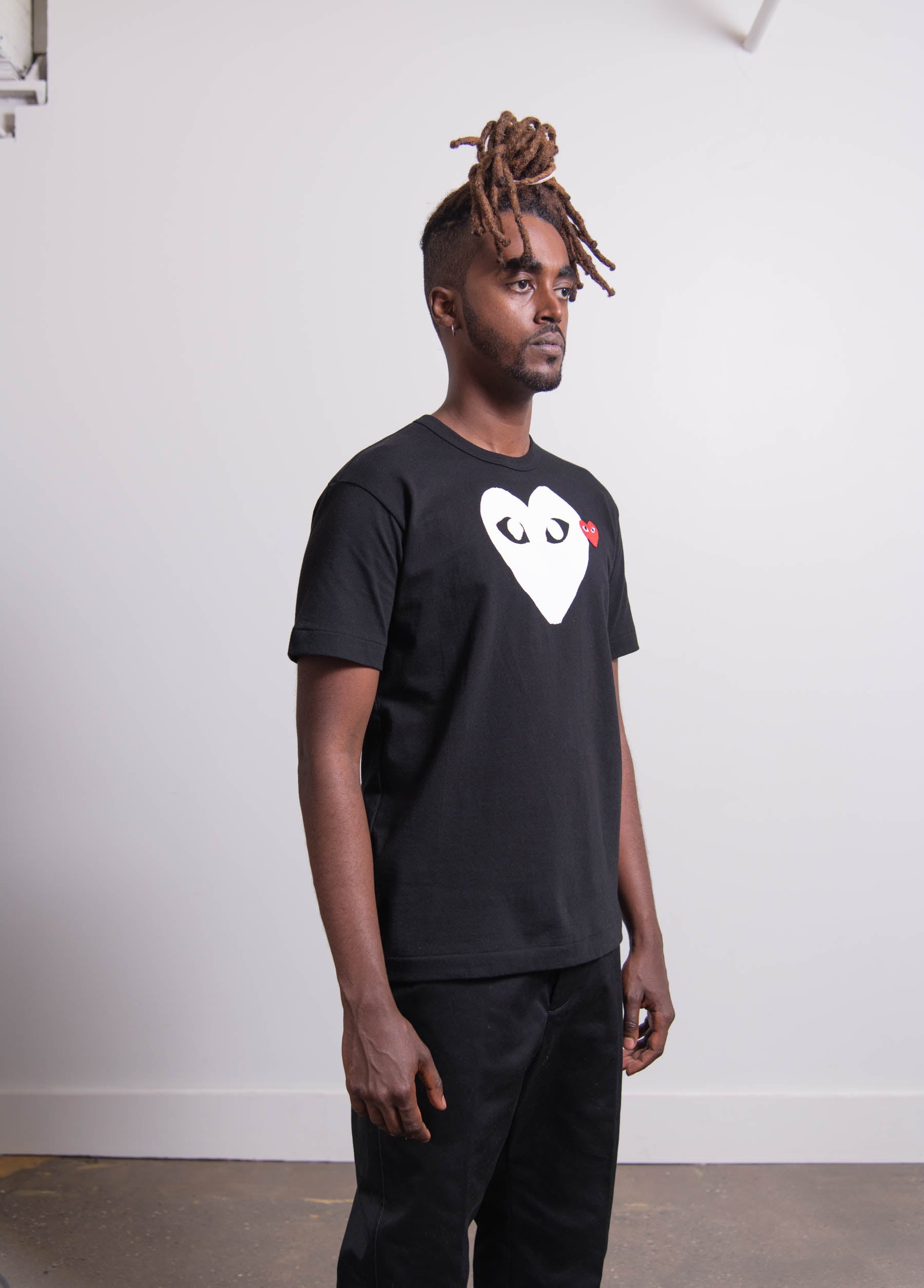 Short Sleeve Chest Print Emblem Tee Black/White/Red T116
