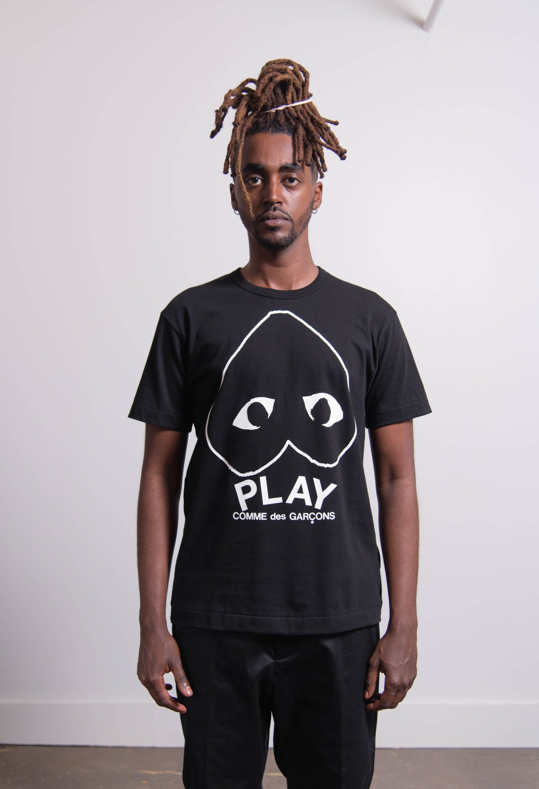 Short Sleeve Upside Down Chest Print Logo Tee Black/White T114