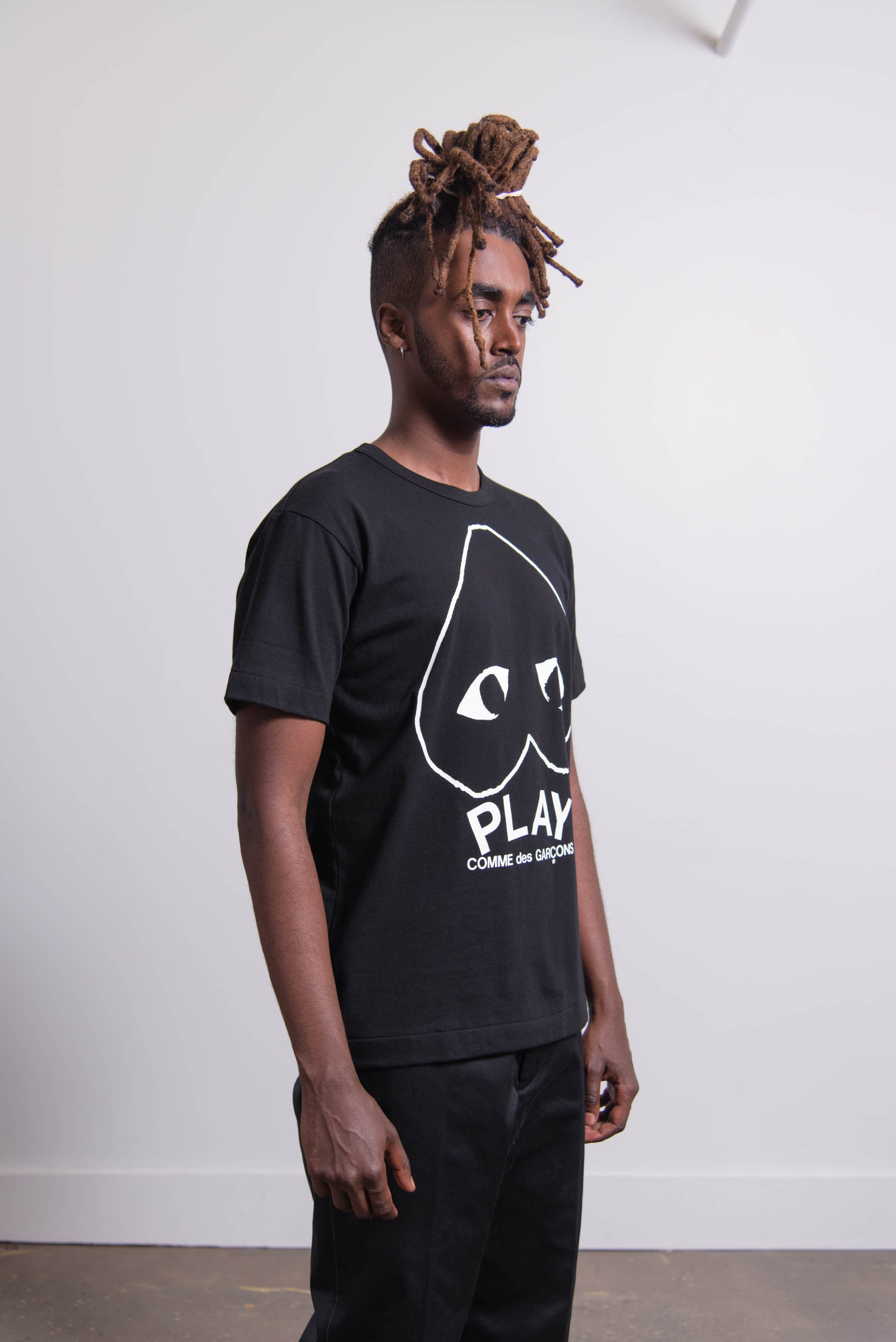 Short Sleeve Upside Down Chest Print Logo Tee Black/White T114