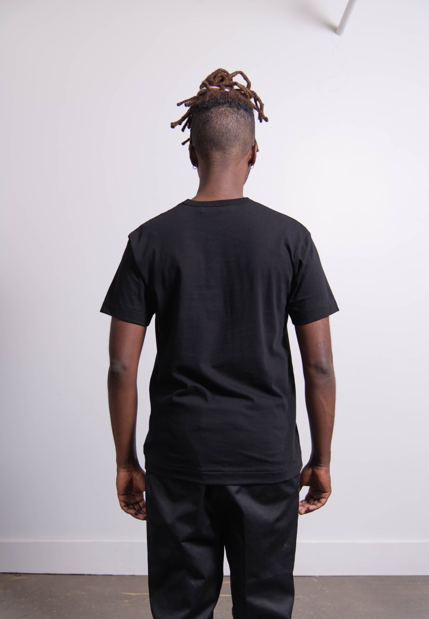 Short Sleeve Upside Down Chest Print Logo Tee Black/White T114