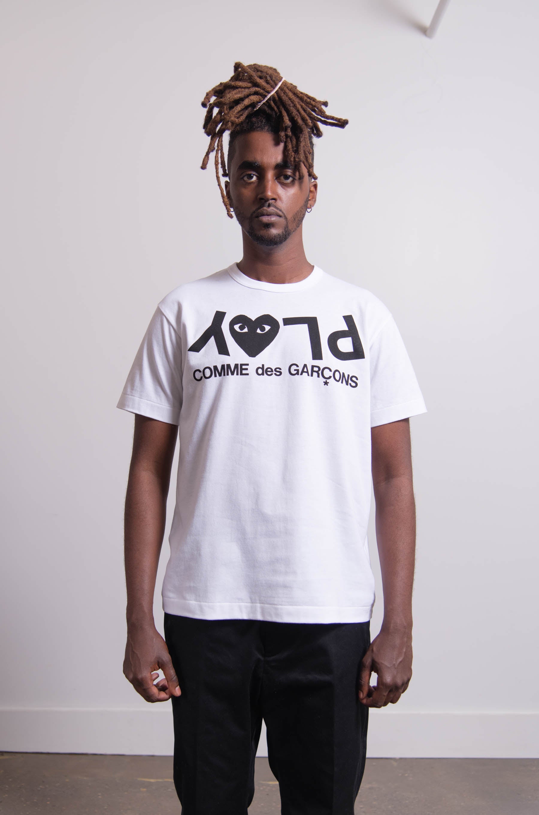 Short Sleeve Chest Print Logo Tee White/Black T068