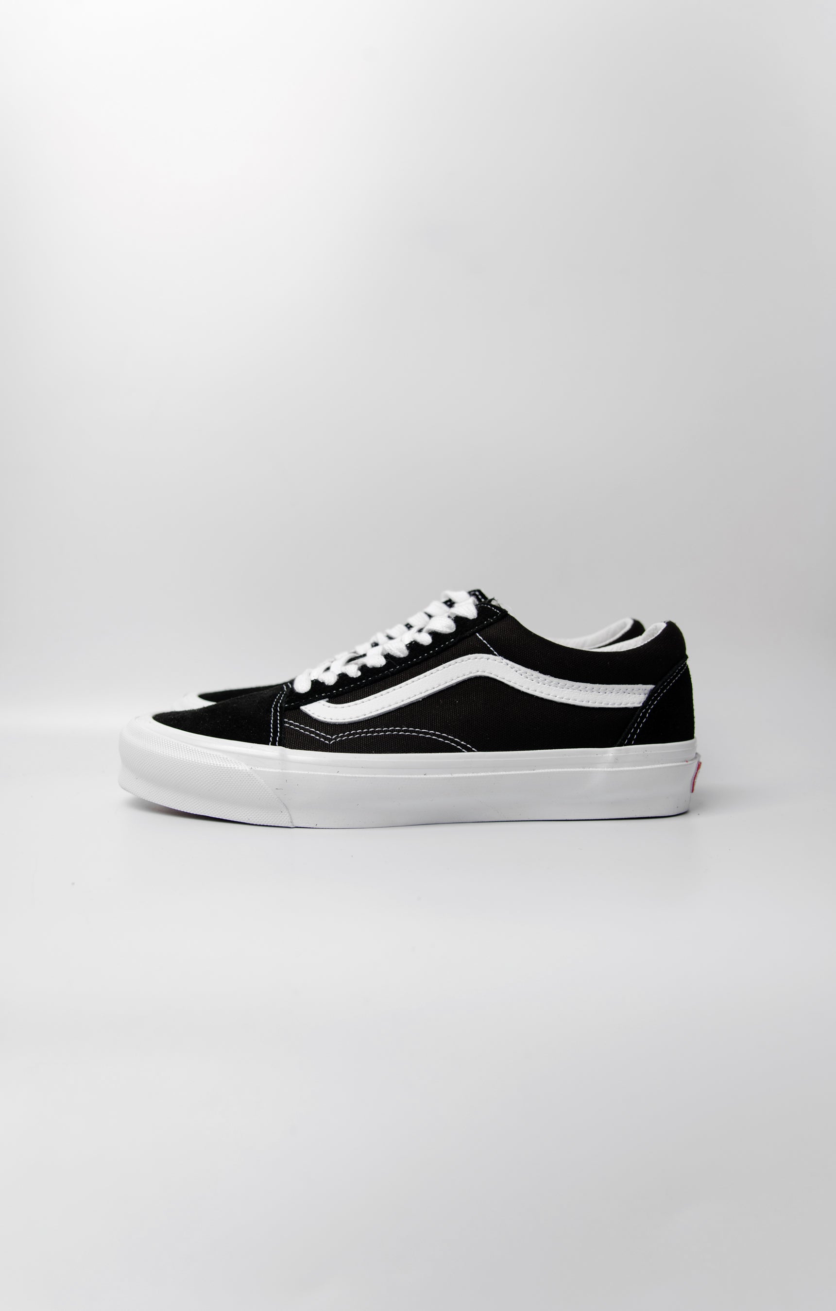 Old Skool LX Suede Black/White VN0A4P3XOIU