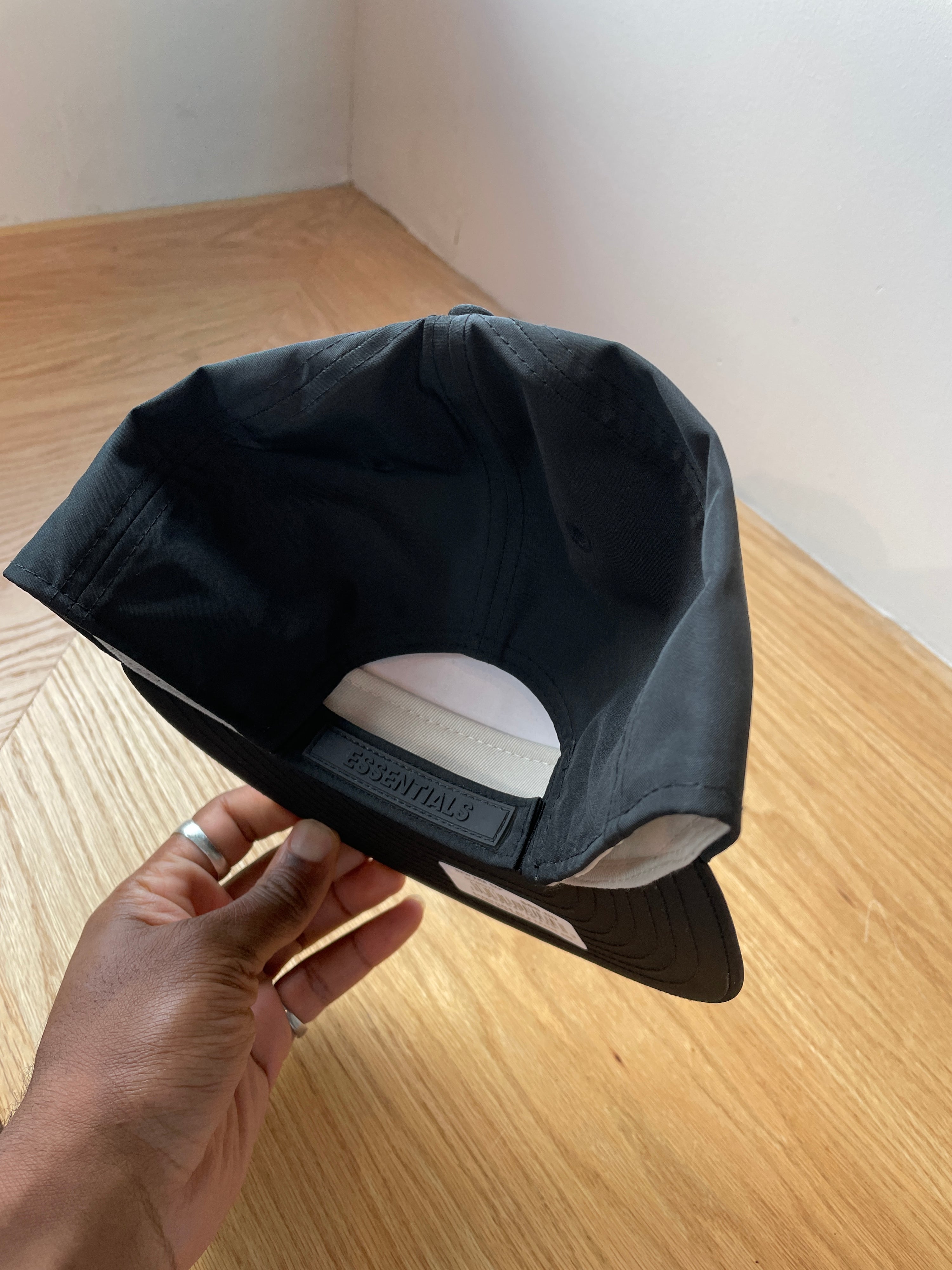 Essentials 9FIFTY Retro Crown Cap Black (LAUNCH PRODUCT)