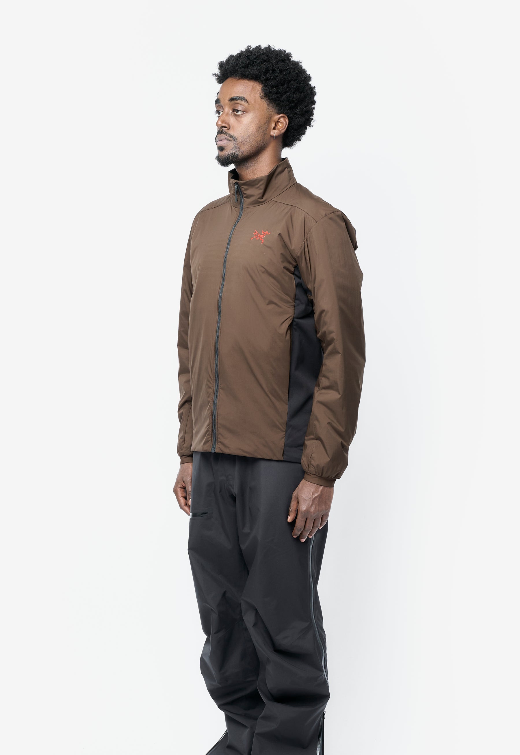 Atom Jacket M Carob/Black/Dynasty X000009561 – NOMAD