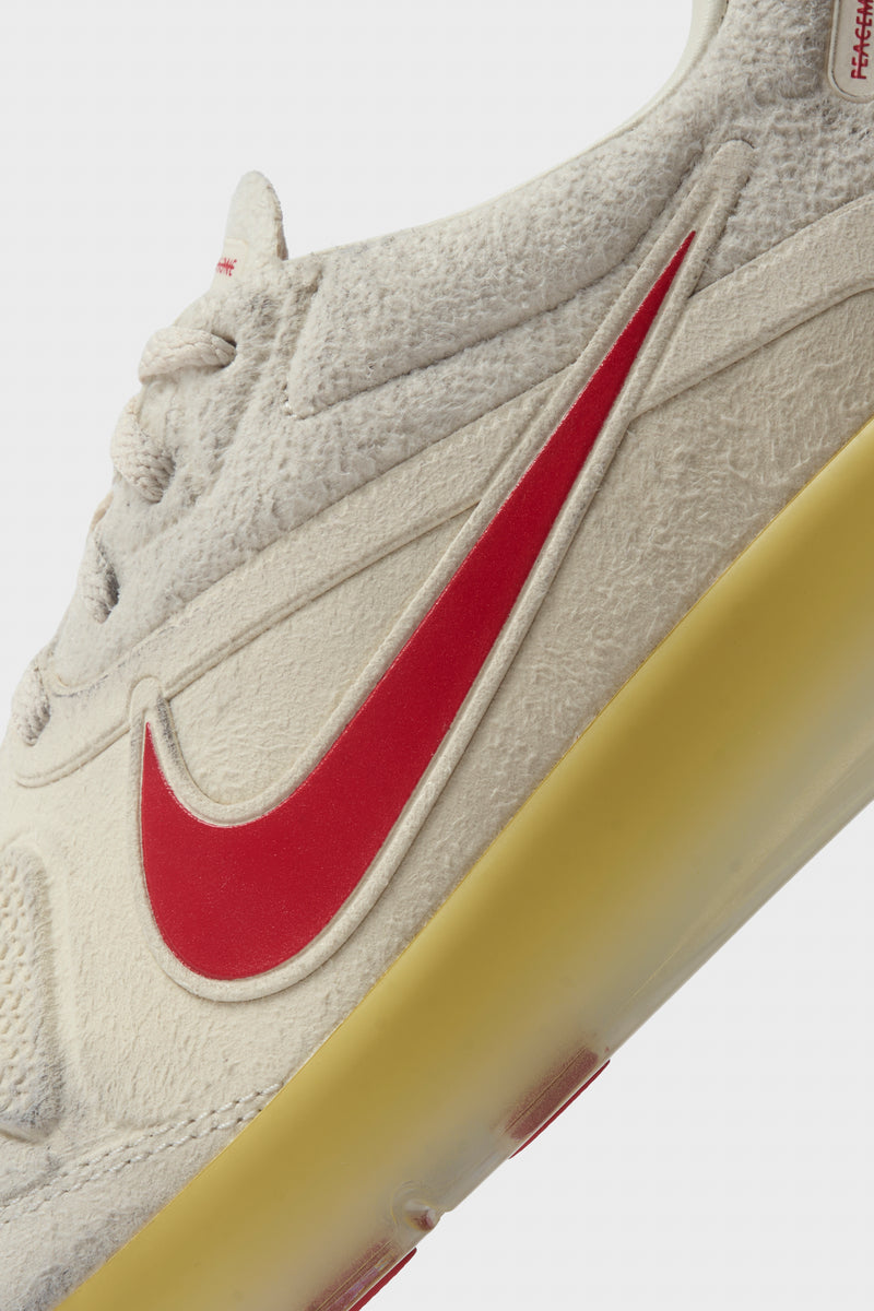 Nike Cryoshot GD Peaceminusone Natural/University Red HQ1460-100
