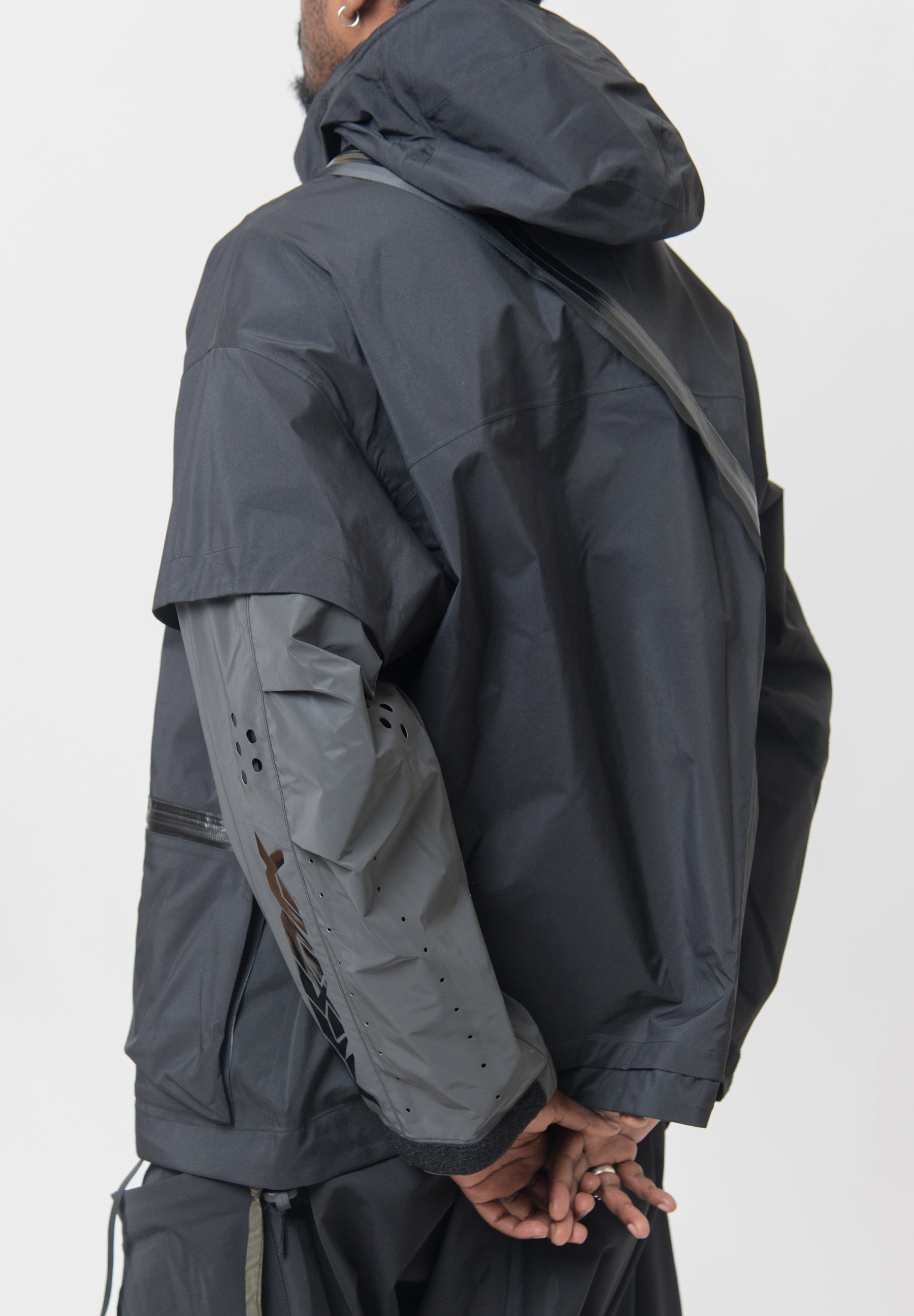 J115-GT 3L Gore-Tex Pro Interops Jacket Black