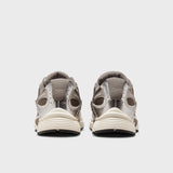 Nike V5 RNR CAVE STONE/BLACK-COLLEGE GREY-VAST GREY HJ5228-200
