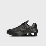 Nike Shox R4 BLACK/BLACK-BLACK-BRIGHT CRIMSON HQ1988-001