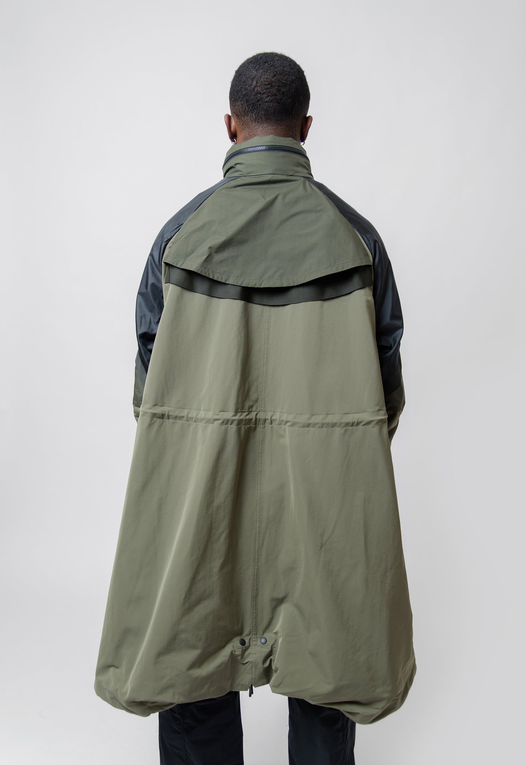 Sacai SG Trench Jacket Medium Olive DQ9027-222 (LAUNCH PRODUCT)