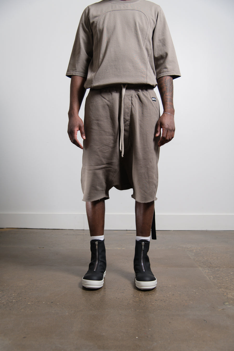 Drawstring Pod Short Dust