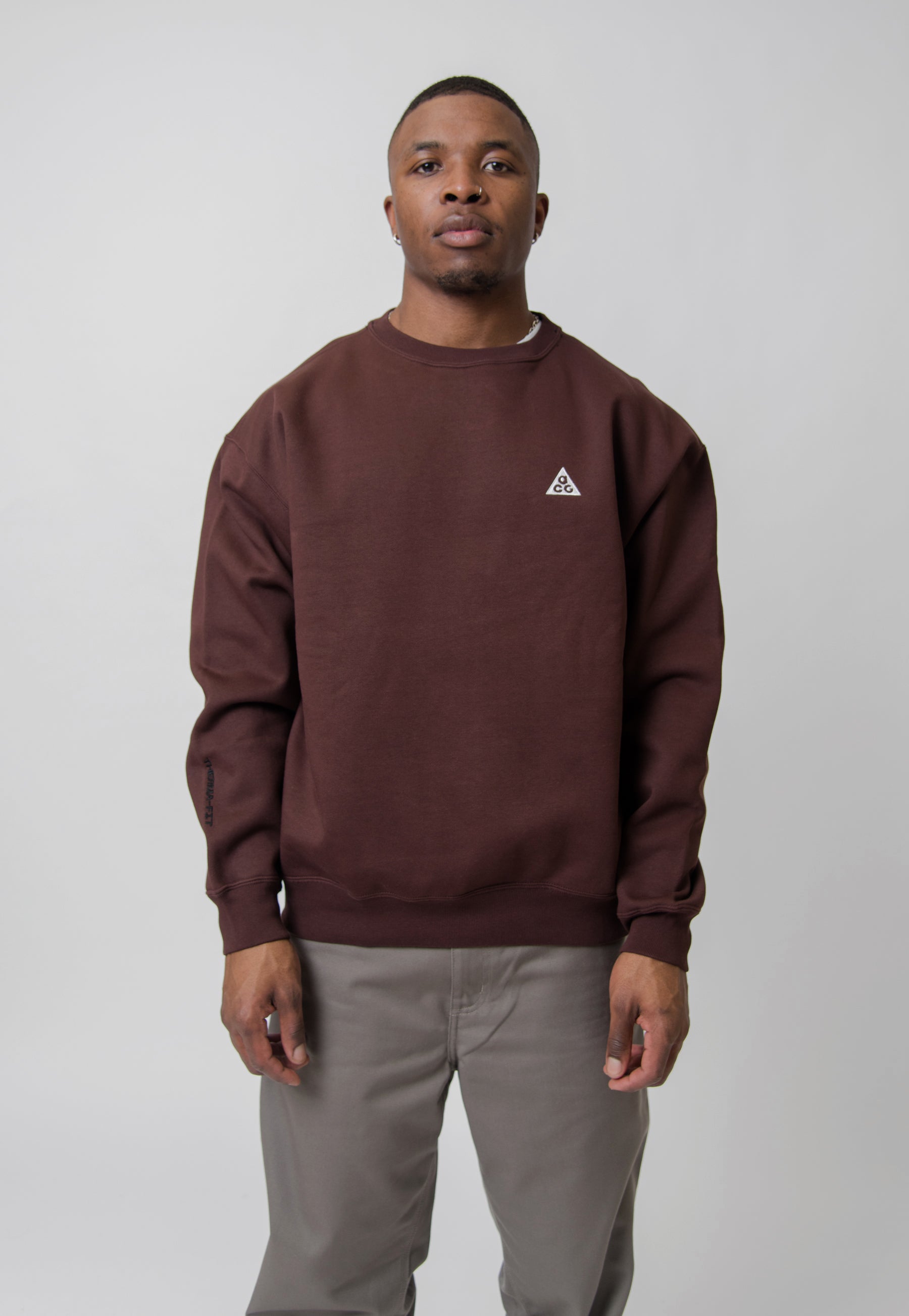 Nike therma hotsell fit crew neck