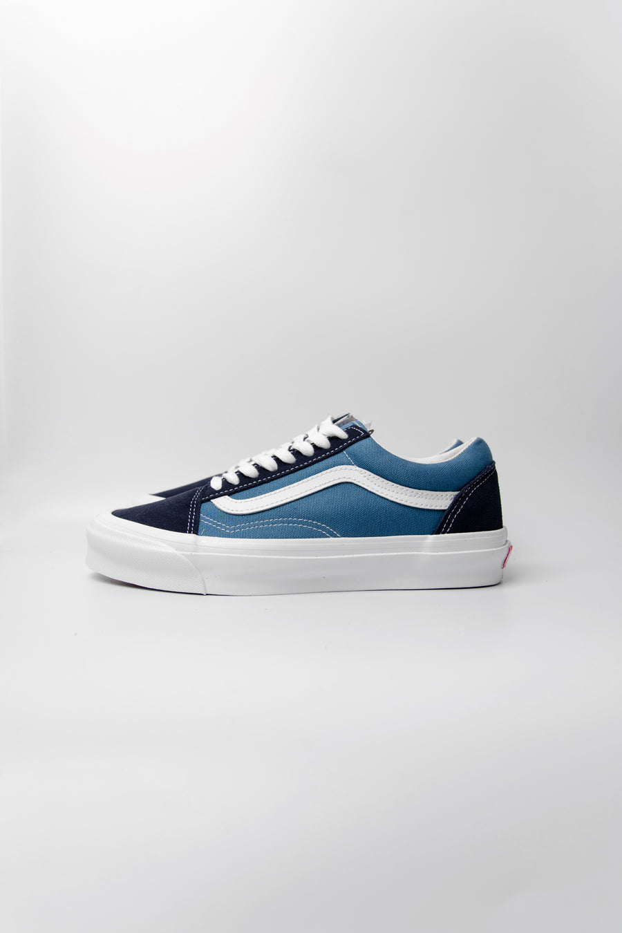 Old Skool LX Suede Navy/White VN0A4P3X5OC