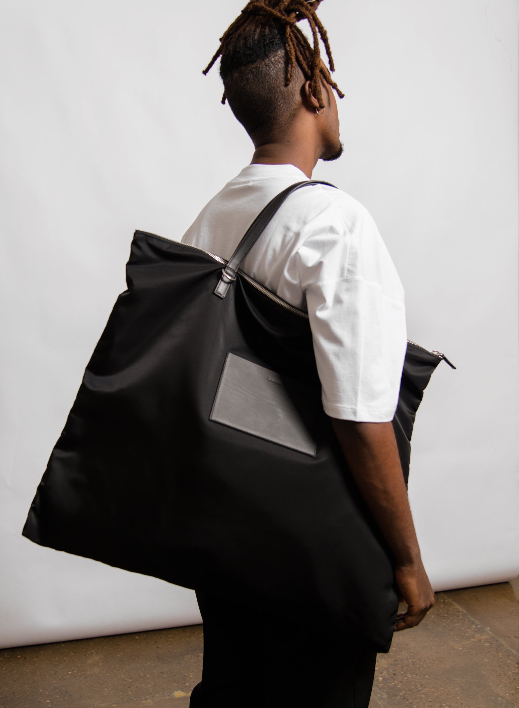 Large Zip Tote Bag Black – NOMAD