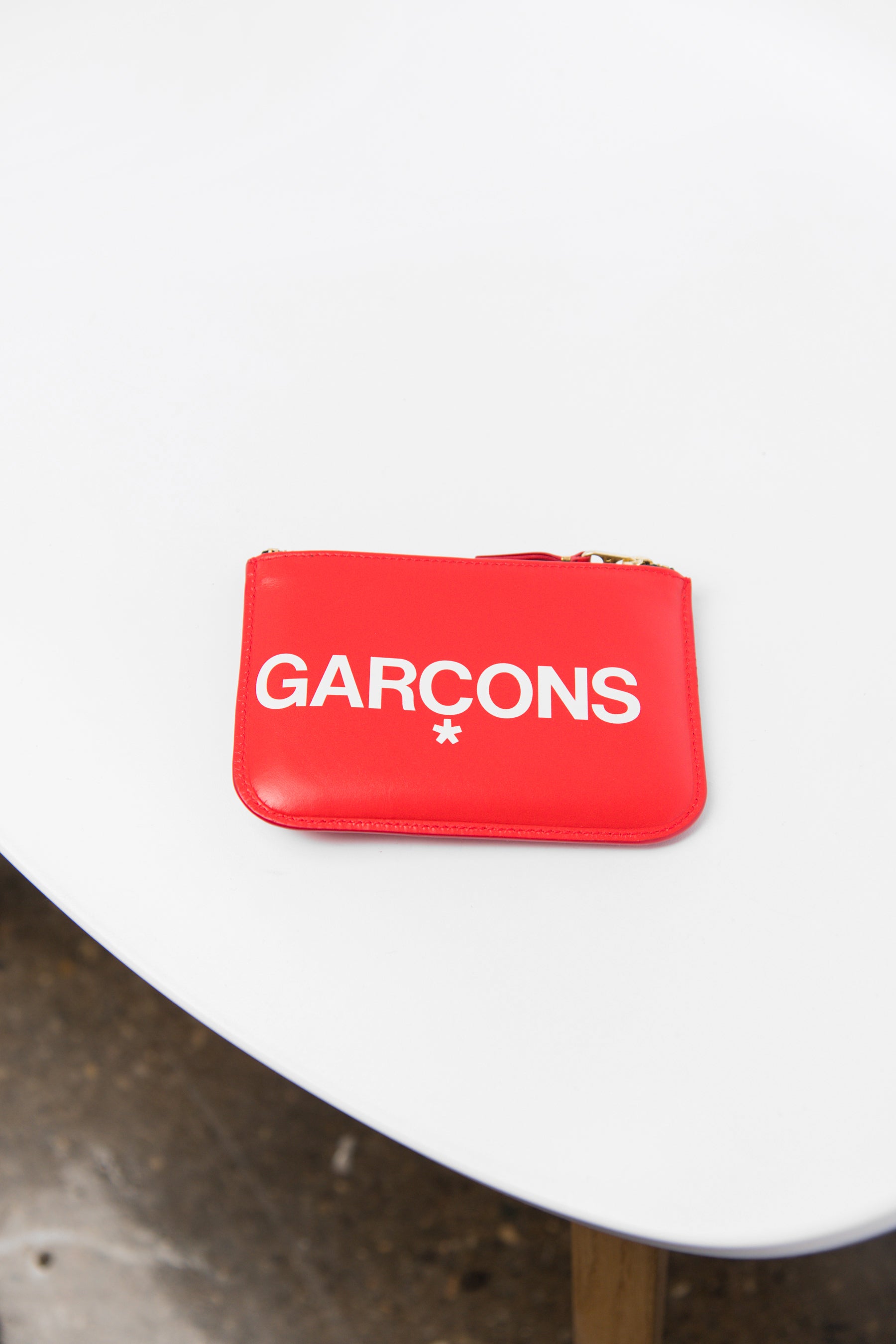 Comme des Garcons WALLET Huge Logo Zip Pouch Red SA8100HL – NOMAD